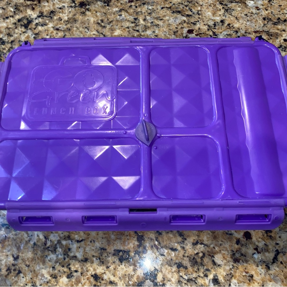 Purple GoGreen bento lunchbox, 5 compartments. Leak proof. EUC.